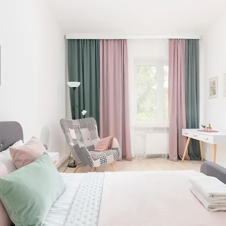 Mokotowska Comfortable By Bookinghost *